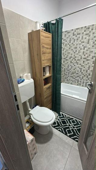 PROPRIETAR vand apartament 3 camere DECOMANDAT loc de PARCARE - 4