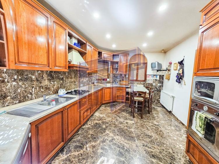 Vanzare casă/vila care refuză trecerea timpului - Zona Capitale - 7