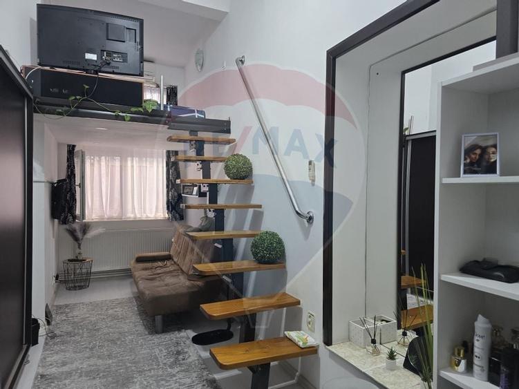 Apartament cu 3 camere de vanzare in zona Central - 2