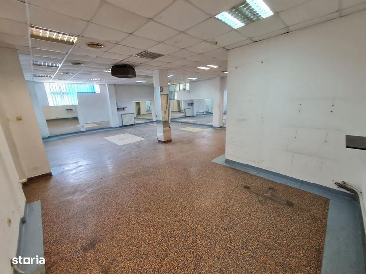 Vand Spatiu Comercial zona Fortuna 2 intrari, 250 mp utili.Comision O. - 5