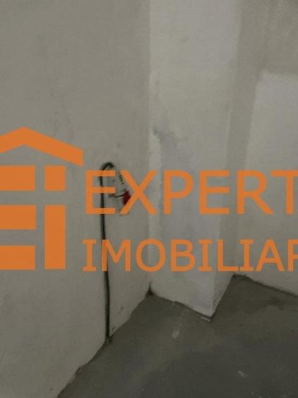 hala situata in zona iNDUSTRIALA, - 12