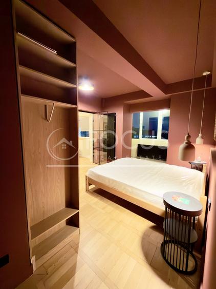 Apartament cu 3 camere semidecomandat, mobilat în Calea Victoriei