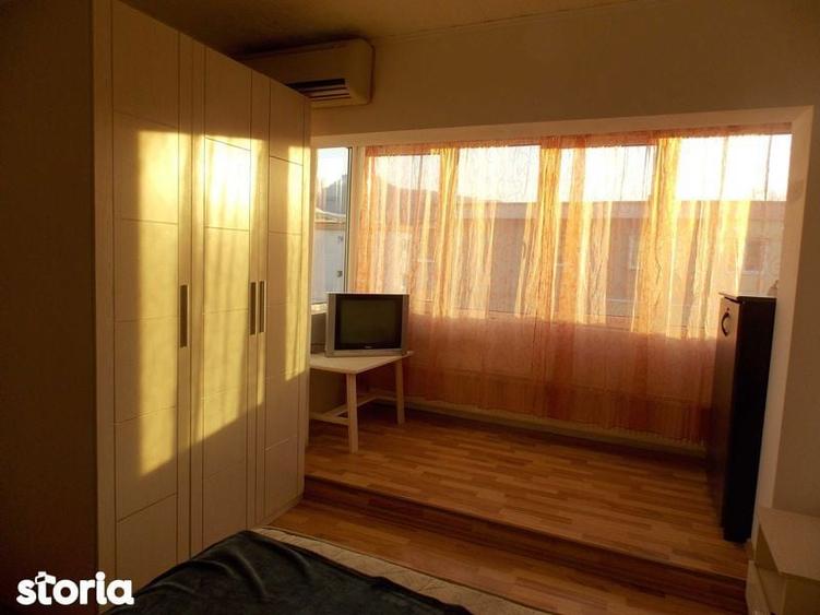 Caut coleg 1 camera in apartament de 3 camere - 1