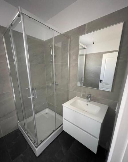 Apartament 3 camere, finisat la cheie, loc de parcare inclus - 1