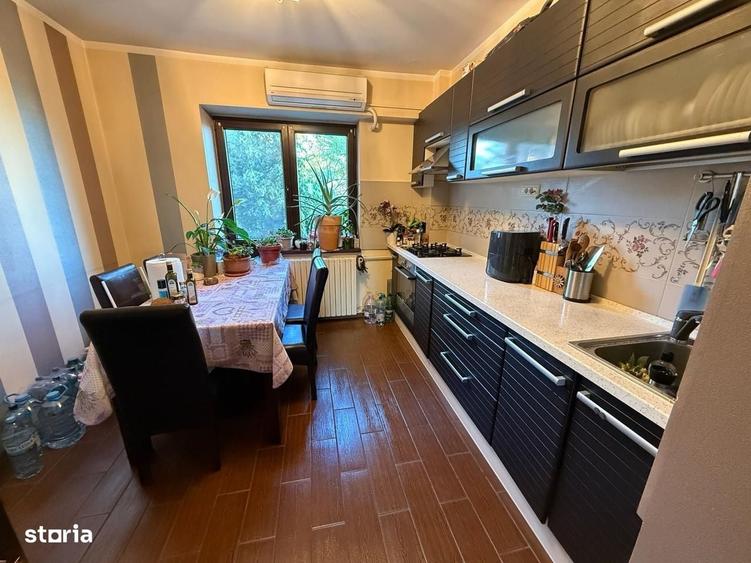Apartament cu 3 camere decomandat în Central