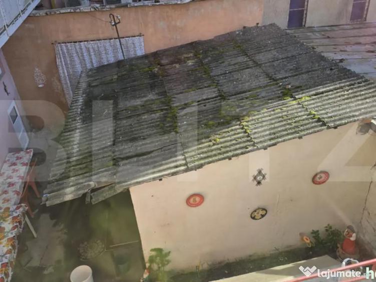 Teren intravilan, proprietate 43 mp + construc?ie, zona Ult - 2
