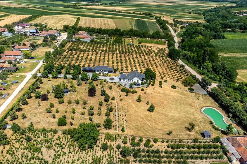 REZERVAT Visezi la o proprietate unică, plină de istorie și farmec? - 11