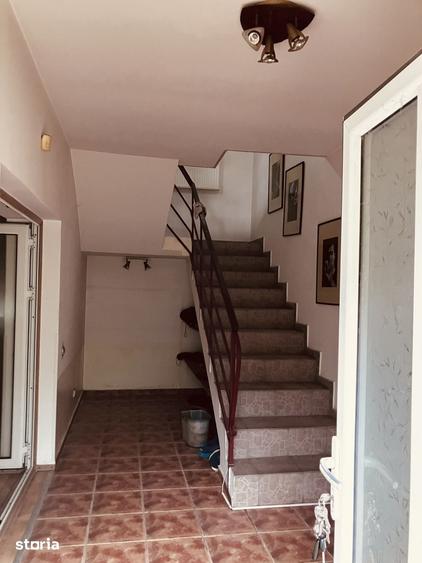 Casă cu 4 camere cu Teren 600 Mp în Domnești