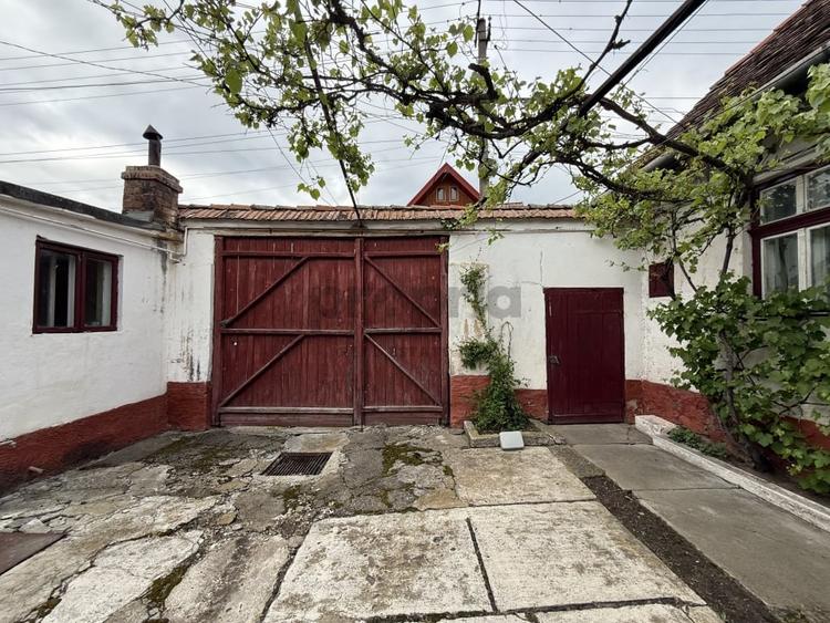 CASĂ COMPUSĂ DIN 2 CORPURI + CURTE + ANEXE - ORAȘ RUPEA -STR.VAII 38 - 6