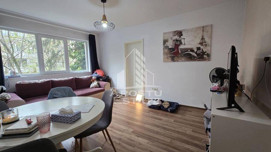 Apartament de vanzare cu 2 camere, etaj intermediar, zona Dacia - 5