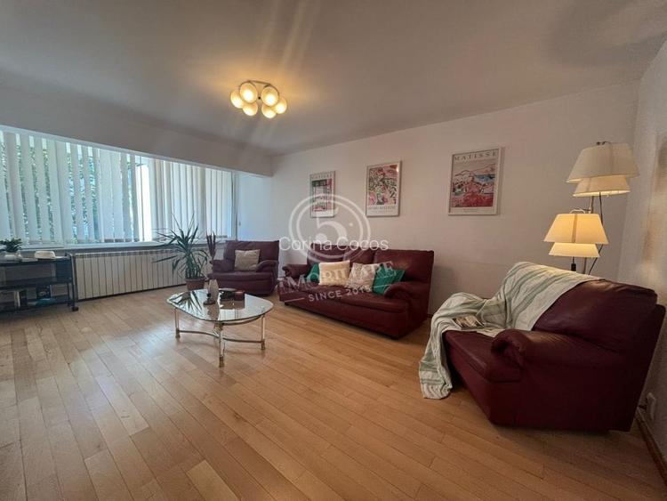 CLUCERULUI: 3 Camere FOARTE VESELE! Proaspat renovate, Etaj 2- Lumina Naturala