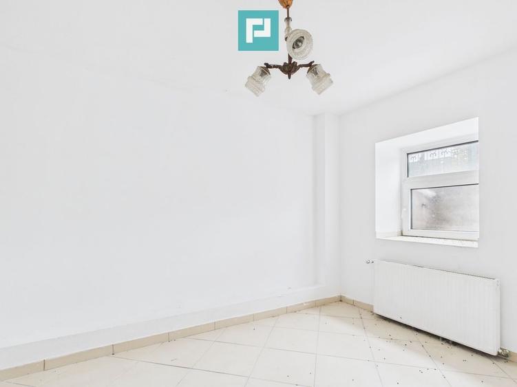 Vilă cu 5 camere pentru investiții în Dumbrăvița - 20