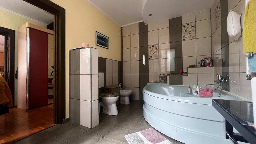 Casa cu Istorie și teren generos+clădire pentru afacere sau Evenimente-Hălchiu - 6