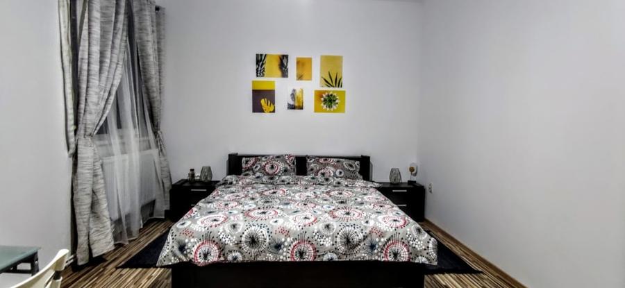 VAND APARTAMENT  DOUA CAMERE CU INTRĂRI SEPARATE - 30