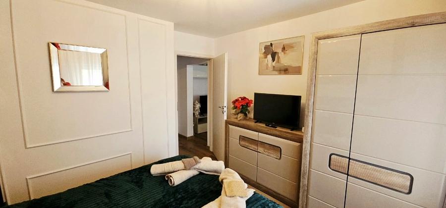 Proprietar, vand apartament, 3 dormitoare,1living,2 bai, Centrul nou, mall Afi, - 12