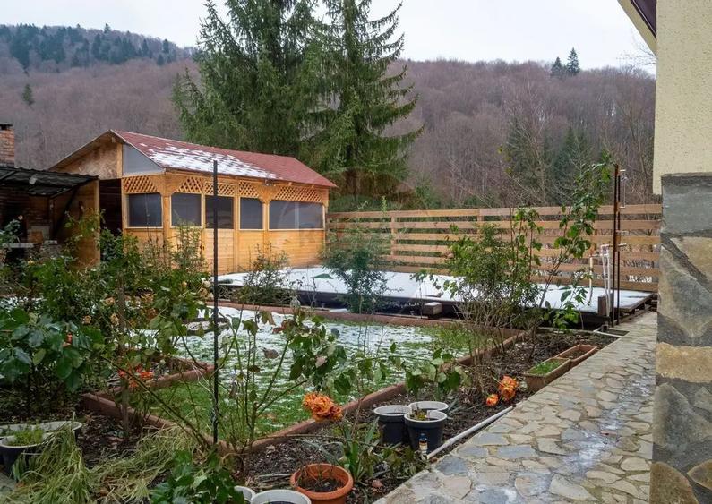 Complex pentru cazare in Busteni in zona Valea Alba - 3