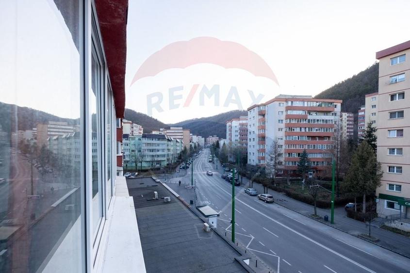 Garsonieră de vânzare mobilată și utilată Răcădău - Brașov - 13