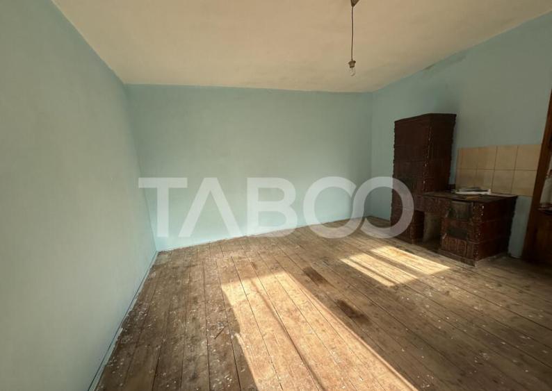 Casa de vanzare 2 camere 75mpu teren liber 982 mp anexe Sat - 6