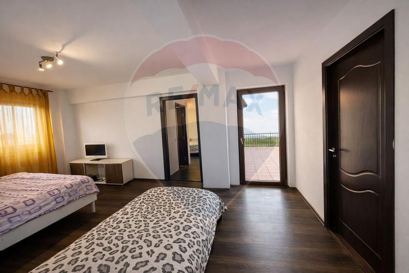 Pensiuni de vânzare lângă Bacău – 21 camere, oportunitate investiție - 5