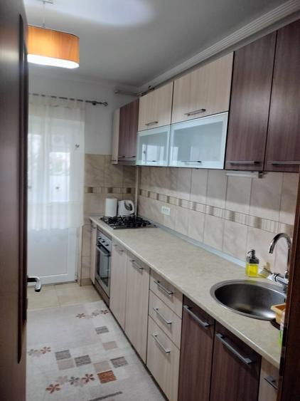 Apartament cu 3 camere de închiriat , zona Centru-Bd. Tomis - 5