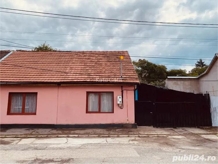 Vand casa colonie zona A petrosani la 2 pasi de centru Vand casa colonie zona A petrosani la 2 pasi de centru