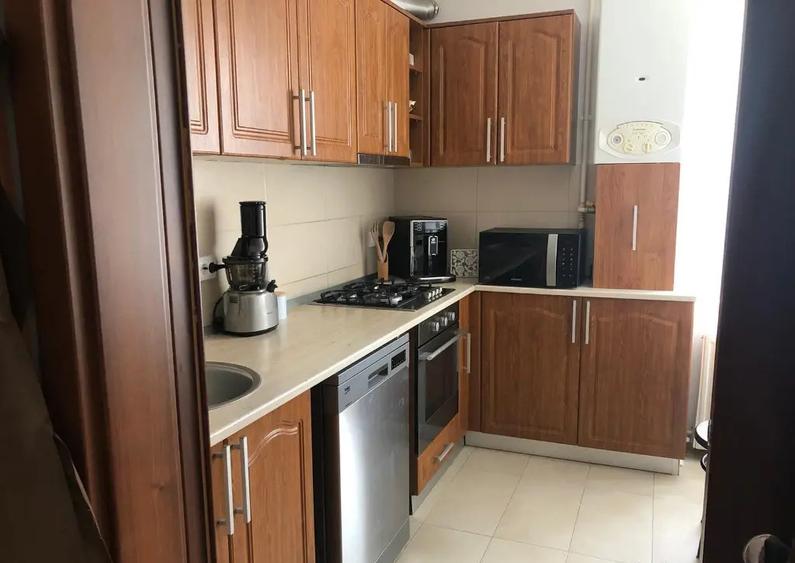 Apartament 3 camere, etaj 2, balcon, parcare Floresti zona Stadion - 5