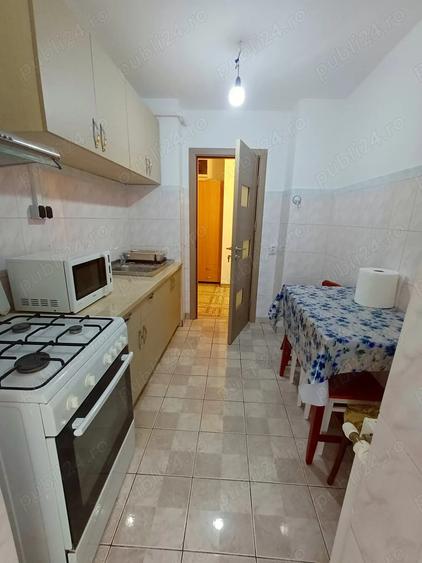 Inchiriez apartament cu 2 camere mobilat in micro 17 etajul 1. - 4