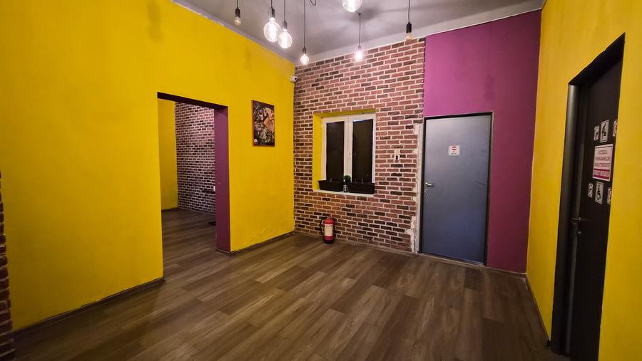 Imobil parter  - zona centrala -str Decebal colt cu Mircea cel Batran/84 mp - 6