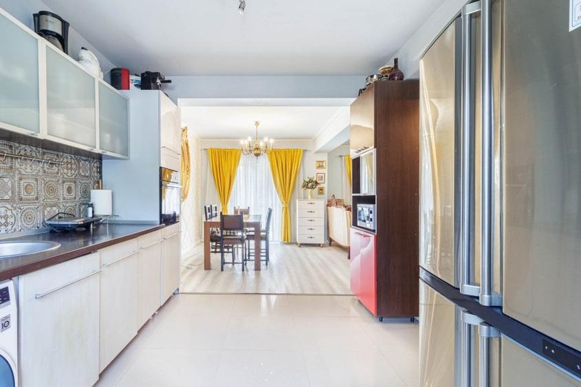 Vila în complexul Azur-Pipera,curte 100mp,loc de parcare,COMISION0 - 2