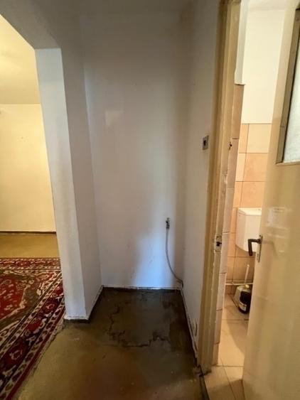 Etaj 1-Targu Cucu-Pod de Fier-3 Camere Decomandat-bloc 84' - 8