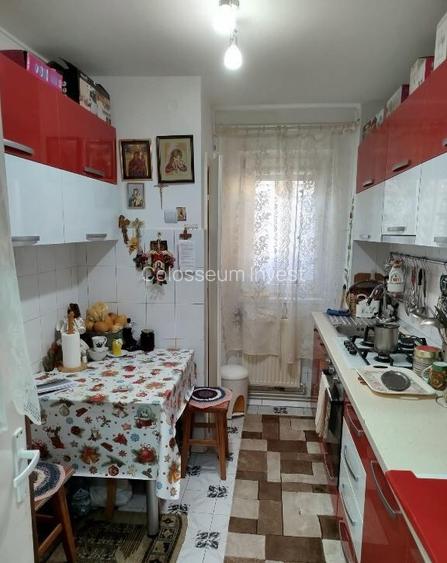 Apartament cu 2 camere, decomandat - zona Noua