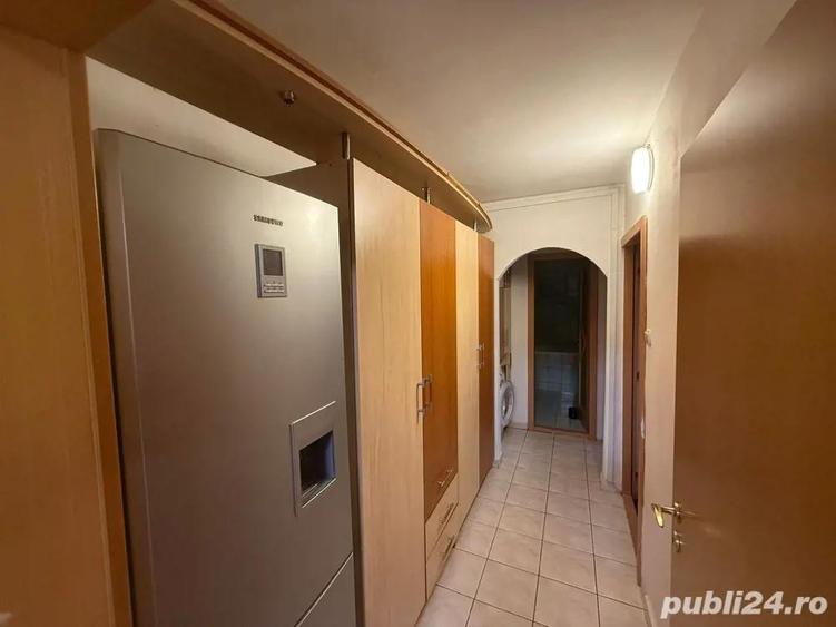 inchiriez apartament 3 camere - 3