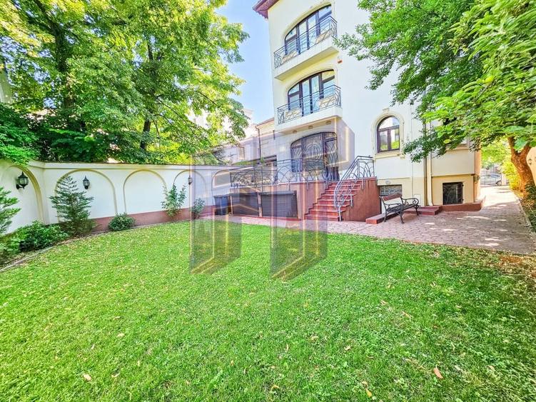 Vanzare casă/vila care refuză trecerea timpului - Zona Capitale - 1