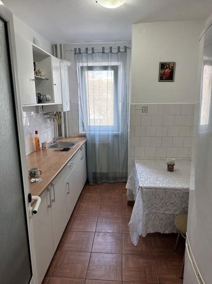 Inchiriez apartament 2 camere - 1