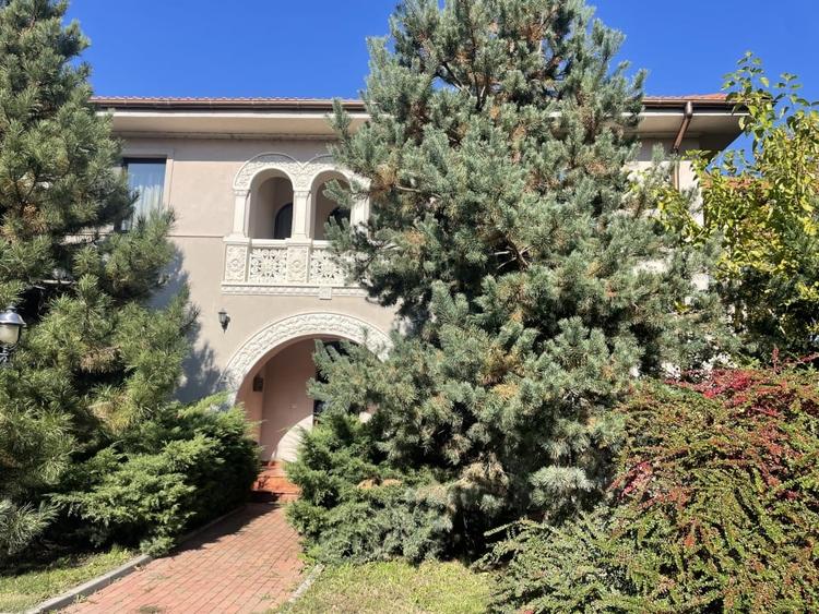 Curtea Domneasca, vila individuala, 6 camere, 3 bai, garaj, mobilata si utilata. - 5