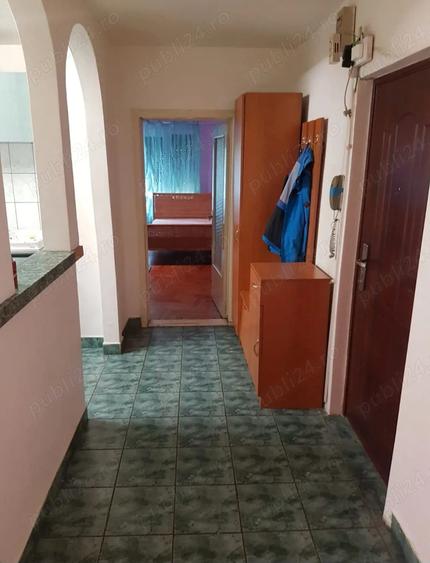 Inchiriez apartament decomandat 2 camere - 4