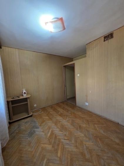 Etaj 2-Podul de Fier-Palatul de Justitie- 2 Camere Decomandat 53mp - 2