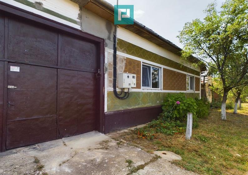 Casa cu 8 Camere in Salajeni - 2