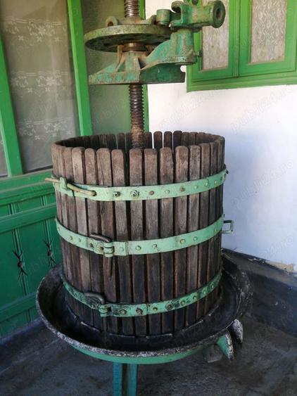 Vand casa in cartierul Neicu-Panciu - 2