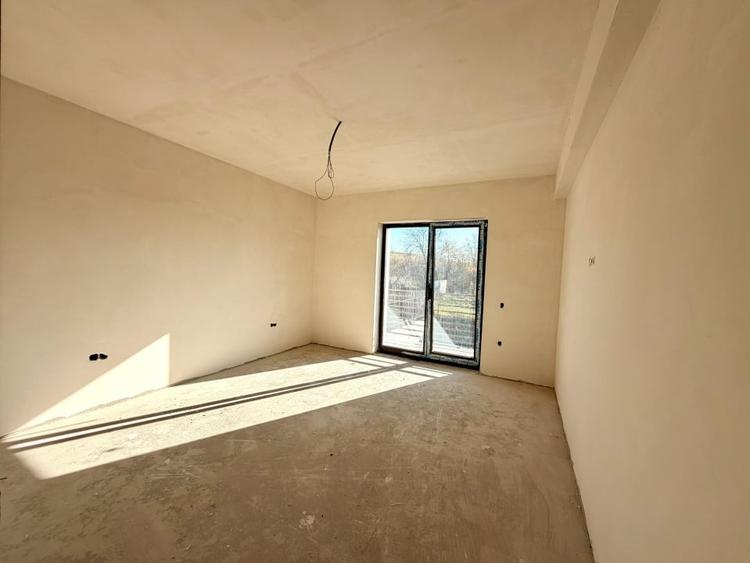 Casa individuala noua in Dezmir - semifinisata, teren 564 mp. - 10