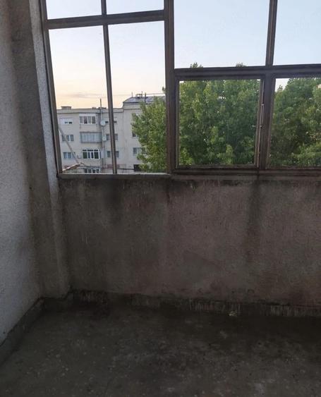 Vand urgent apartament 2 camere, nerenovat, zona steaua - 1
