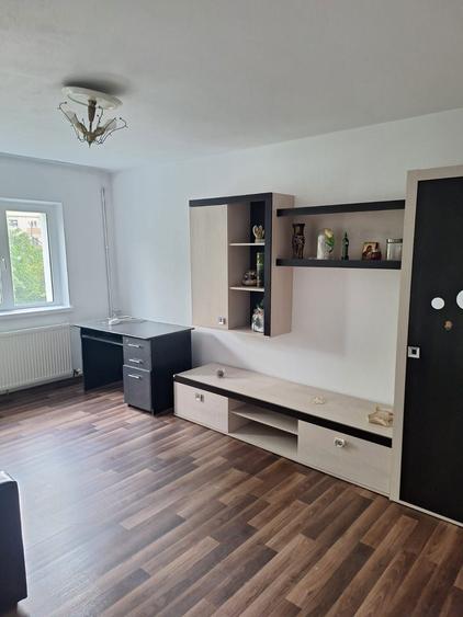 Apartament 2 camere decomandat 1 Mai- Pelendava - 1