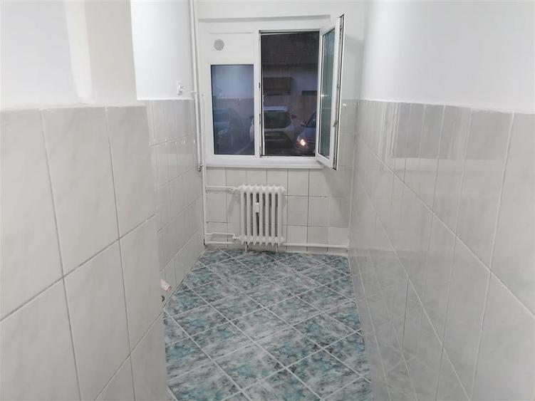 Parter Renovat 2 camere Bulevardul Cetatii - 1