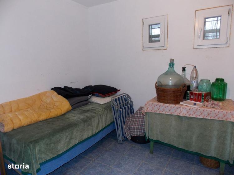 Casa batraneasca din lemn cu teren marelini?te ?i utilita?i complete - 1