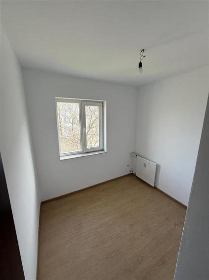 Apartament 2 camere Semidecomandat Podu Ros - 3