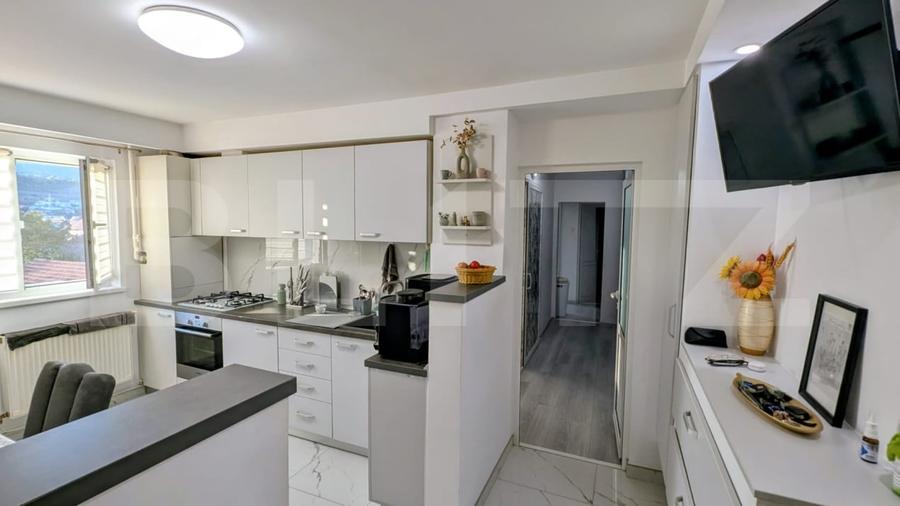 Apartament recent renovat, etaj intermediar, Cetate - 1