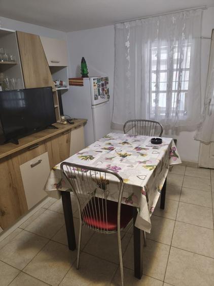 Vand sau schimb cu apartament, casa cu gradina - 5