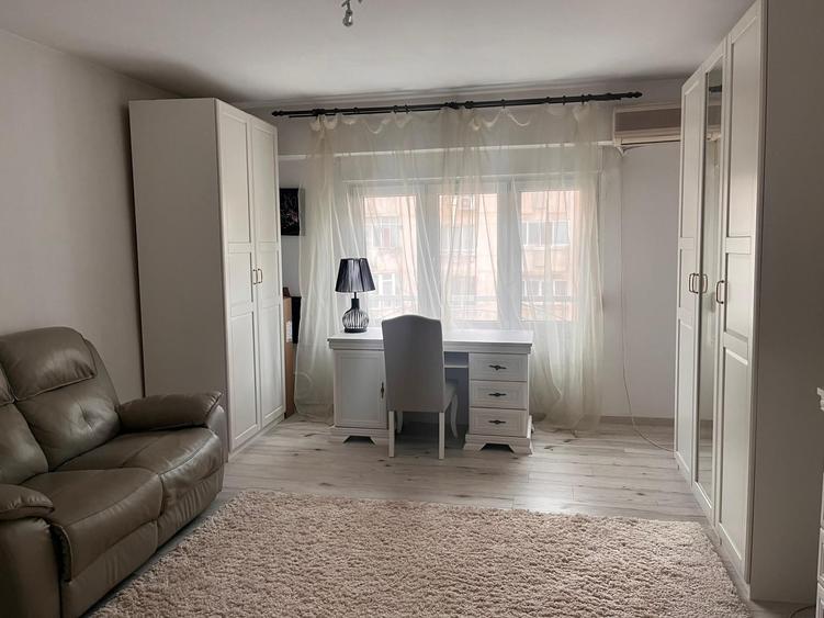 13 Septembrie Panduri, bloc mixt 1992, metrou Academia Militara - 6