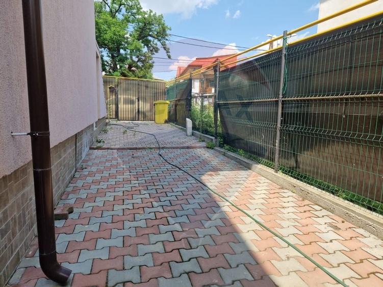 CHIRIE - Casă  4 camere , curte ,  zona LPS - 21