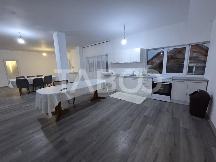 Casa de inchiriat 9 camere 5 bai prima inchiriere - 1